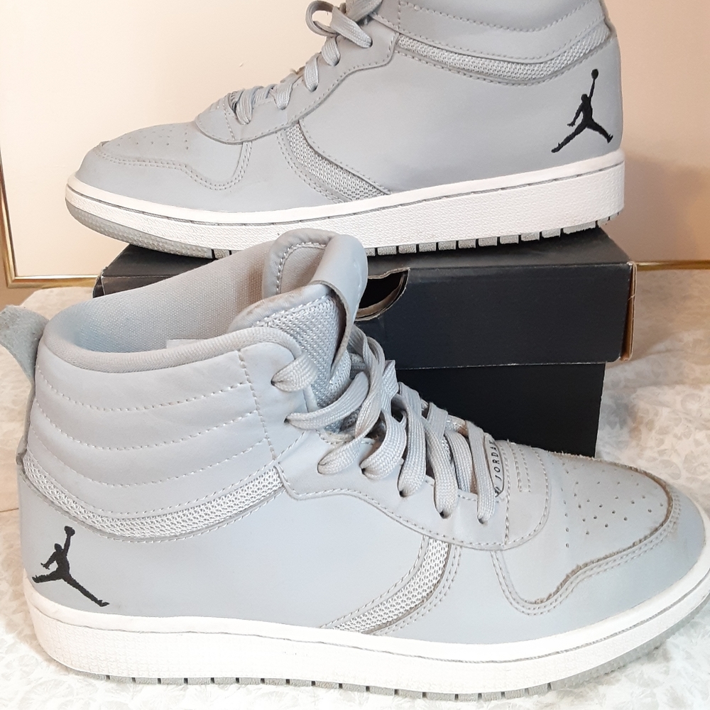 Boys NIKE AIR JORDAN HERITAGE Wolf Gray Basketball